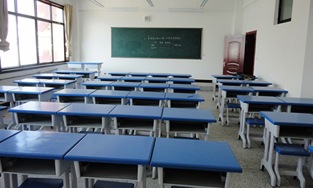 學校的桌椅光甲醛超標 學校的桌椅光甲醛超標